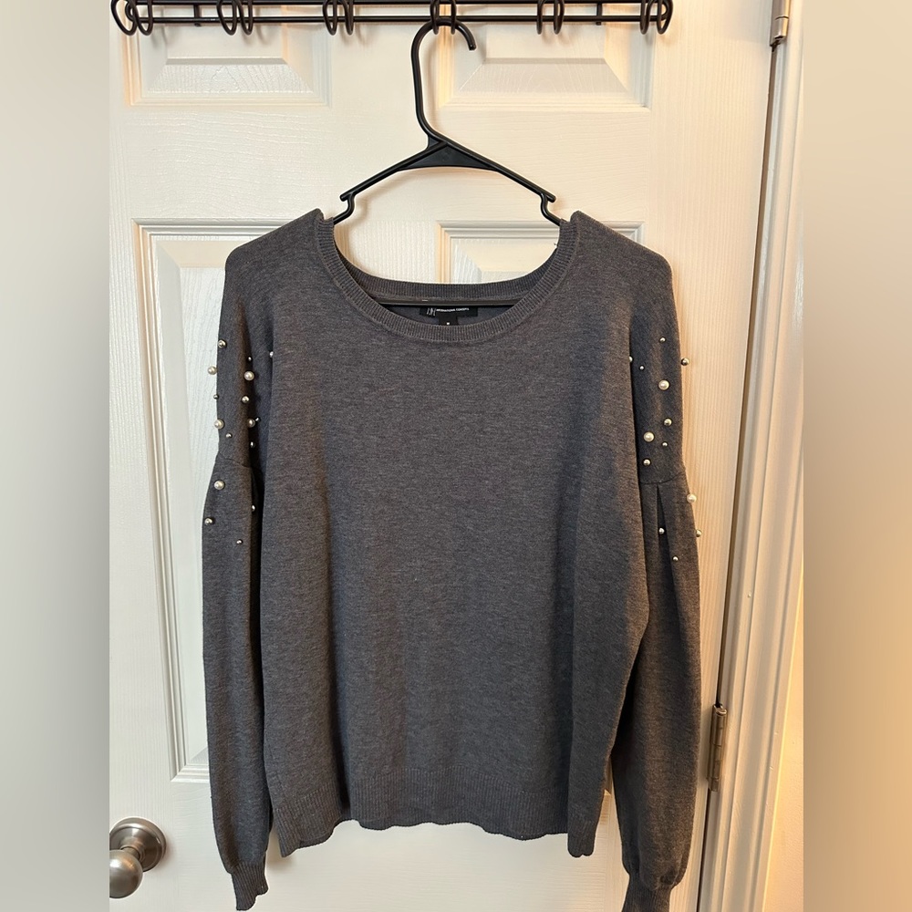 Gray Zara sweater, never worn. Perfect condition. Size medium
